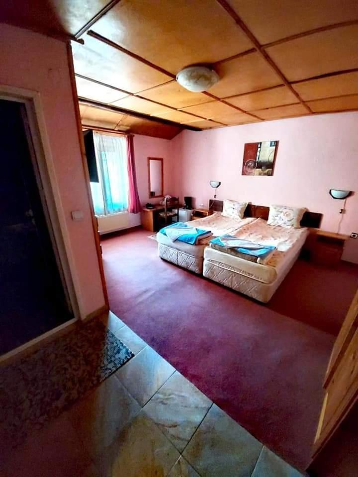 Family Hotel Santo Bansko Exterior photo